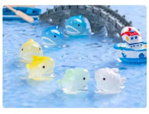 Mini figurine di squalo in resina luminosa in acqua, decorazione perfetta per acquario.
