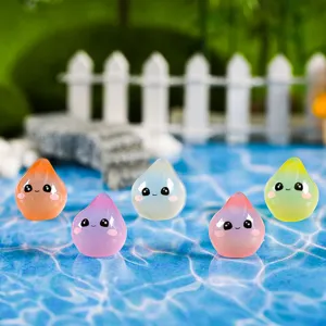 Miniature di gocce d'acqua luminose in resina simpatiche decorazioni per micro paesaggio