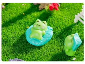 Miniaturina di rana in resina su foglia per micro paesaggio giardino DIY decorazione e casa.