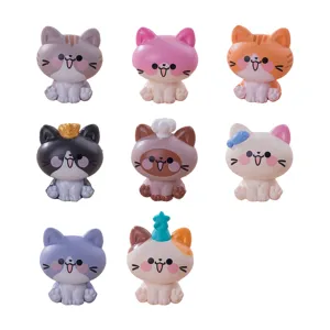 Simpatiche statuine in miniatura di gatti in PVC per decorazioni domestiche e da giardino.