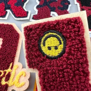 Chenille Stickerei Buchstaben Aufnäher, Frottee DIY Kleidung dekorative Applikationen.