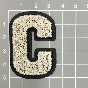 Chenille Buchstabe C Stickaufnäher schwarz weiß College Aufnäher Stoff Applikation Zubehör