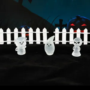 Set di ornamenti in resina di fantasma luminoso di Halloween per decorazioni fai da te.