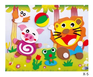 Gedetailleerd overzicht van kleurrijke EVA schuim DIY knutselset met schattige dierenontwerpen.