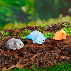 Set di figurine in miniatura di axolotl carine, ornamenti da scrivania in resina per decorazioni.