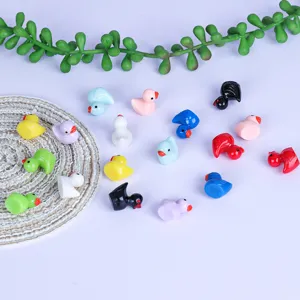 Mini statuette di anatra gialla in resina simpatici ornamenti di animali per micro paesaggio