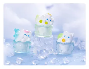 Mignonnes miniatures en résine d'animaux de smoothie glacé pour décoration de bureau.