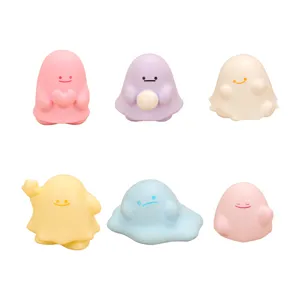 Simpatici mini personaggi di fantasmi dei cartoni animati decorazioni per la casa delle bambole