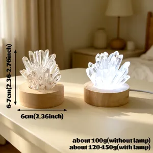 Lampada da notte in grappolo di cristallo naturale con base in legno per decorazioni.