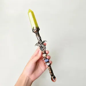 Baguette Magique en Cristal Naturel Vintage Fait Main Sceptre Pointe Unique Résine Métal Rituel Accessoire de Collection Ornement