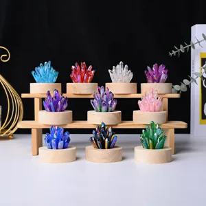 Luce notturna a grappolo di cristallo colorato con base in legno, lampada da tavolo.