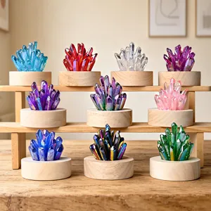 Luce notturna a grappolo di cristallo colorato con base in legno, ottima decorazione.