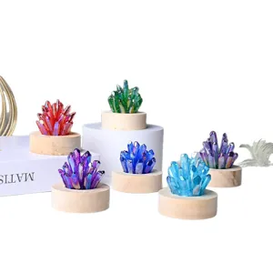 Luce notturna a grappolo di cristallo colorato con base in legno decorazione creativa.