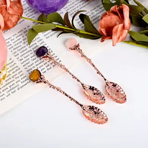 Cucchiaio da caffè decorativo in cristal naturale con manico lungo intagliato in oro rosa