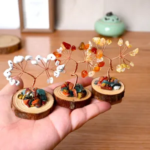 Arbre a argent en cristal naturel fait main avec base en bois pour deco interieure.