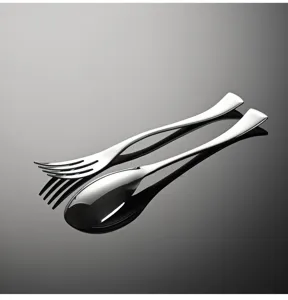 Détail de service de cuillère et fourchette en acier inoxydable, couverts polis cuisine.