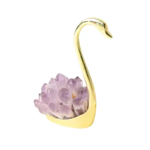 Natuurlijk kristallen zwaan ornament met amethist cluster voor bureau en aromadiffusor