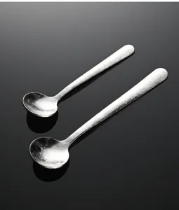 Mini cuillère à assaisonnement en pur titane, petite cuillère à café en cristal détail.
