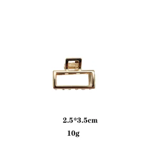 Molla per capelli rettangolare in metallo dorato, dimensioni compatte 2.5x3.5cm, accessorio.
