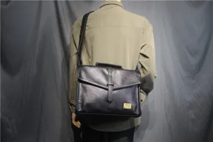 Borsa a tracolla da lavoro in pelle PU nera da uomo vista dettaglio, stile casual ed elegante.