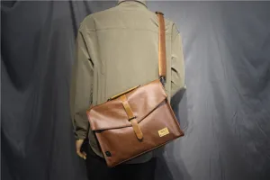 Borsa a tracolla marrone da uomo vista dettaglio, elegante borsa da lavoro e tempo libero.