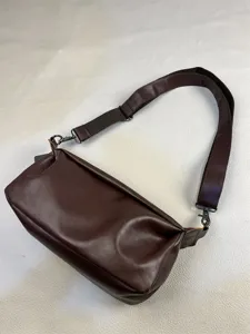Men retro brown leather crossbody bag casual shoulder bag for daily use and travel