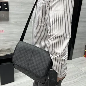 Sac bandouliere homme noir et gris a carreaux cuir PU sacoche decontractee tendance