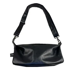 Minimalist vintage black leather messenger bag for men, stylish streetwear casual shoulder bag.