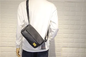 Uomo borsa a tracolla in pelle nera retro vintage messenger bag casual viaggio borsa