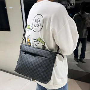 Sac Bandoulière Damier Décontracté pour Hommes en Cuir PU Imperméable Sac Bandoulière Voyage pour Voyage Quotidien