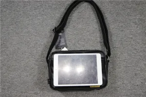 Three-box casual men's black shoulder crossbody bag, soft leather tablet daypack, stylish.
