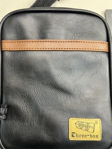 Fashion vertical messenger bag casual shoulder crossbody bag for men and women daily use