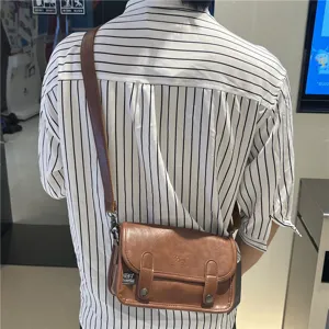 Borsa a Tracolla da Uomo in Poliestere Piccola Casual Vintage con Patta Borsa a Spalla Tendenza Urbana Messenger per Viaggio Quotidiano