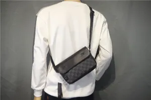 Herren Mode Kariert Umhaengetasche Laessig Schulter Crossbody Tasche Stilvolles Design