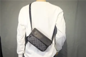 Herren Mode Karomuster Umhängetasche lässige Crossbody Schultertasche stilvolle Brusttasche