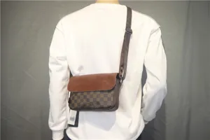 Herren braune karierte Umhängetasche lässige Schultertasche modisches Retro Design Alltag