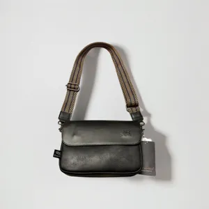 Versatile Korean style crossbody shoulder bag for men and women, casual wide strap design.