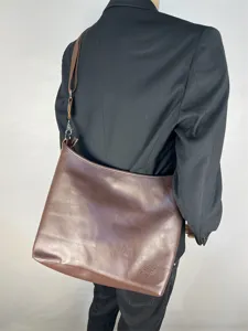 Men's brown leather shoulder messenger bag casual large capacity tote bag daily use