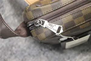 Herren Karo Umhaengetasche Laessige Brusttasche karoemuster Reissverschluss Design stilvoll