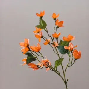 Detail van Oranje kunstmatige orchidee zijden bloem, perfect voor DIY haaraccessoires en decoratie.