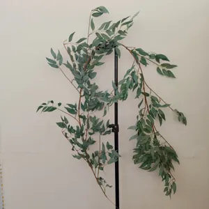 Rattan di Foglia di Salice Artificiale Finta Pianta Verde Vite per Festa di Matrimonio Decorazione Murale di Casa Composizione Floreale