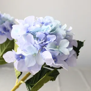 Stelo di fiore di seta di ortensia blu chiaro artificiale per oggetti di fotografia