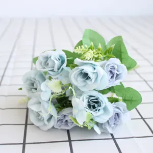 Bouquet di rose blu artificiali per decorazione casa matrimonio centro tavola floreale.