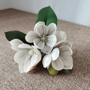 Bouquet de fleurs de magnolia EVA artificielles à 4 têtes pour la décoration intérieure.