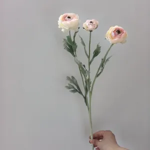 Fiore artificiale di ranuncolo in seta a 3 teste di alta qualità con stelo floccato decoro.
