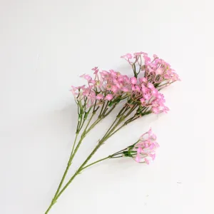 Ramo singolo di fiore artificiale rosa di nebbiolina per decorazione casa e fotografia.