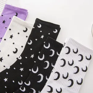 Damen süße Stern und Mond Druck lange Socken lässige Strickstrümpfe Hauptproduktfoto