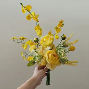 Bouquet de Fleurs en Soie Artificielle Fausses Fleurs Jaunes Centre de Table pour Décoration de Maison Restaurant Négociation
