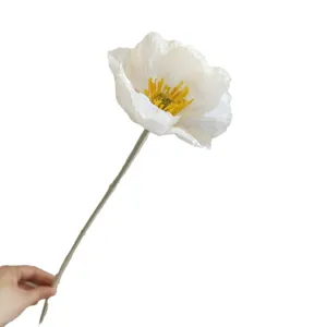 Fiore di papavero artificiale bianco a stelo singolo in velluto per decorazioni di casa.
