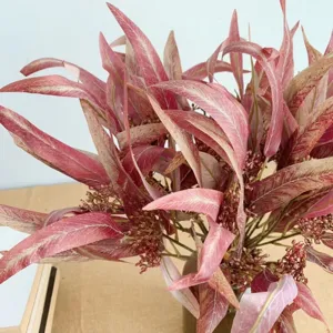 Bouquet d'eucalyptus artificiel avec baies, plante à 5 branches pour déco mariage maison.